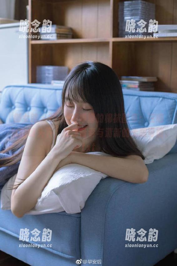 御女郎 - Ting婷婷婷的棉袜图集：在细腻的镜头下，展现青春与清新的无限可能.txt