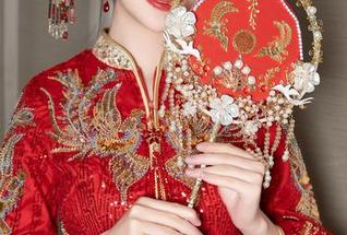 在线滑动看美图，抖娘利世白色连体写真分享时尚与自然的和谐美感.txt