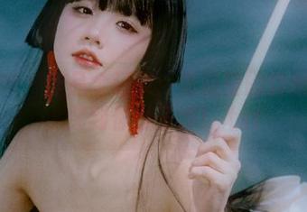 推女神 – 作品全记录：梁晶莹的自拍图集，笑到你肚子疼！.txt