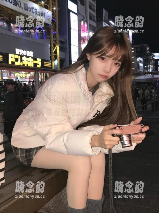 推女神 - 琪琪qlql的灰丝艺术图包：每一幅都诉说着独特的故事与情感.txt