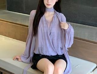 推女神 – 陈思琪的白丝私拍作品，原图情感流露让人沉醉，感受她的独特视角与风格.txt