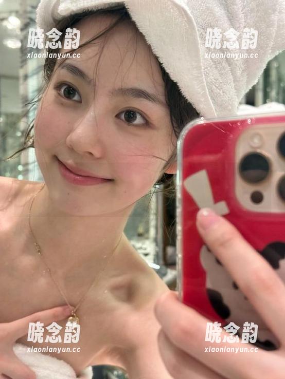 推女神 - 笑看雪Baby在泳池中的种种奇遇：趣味图集与精彩资源.txt