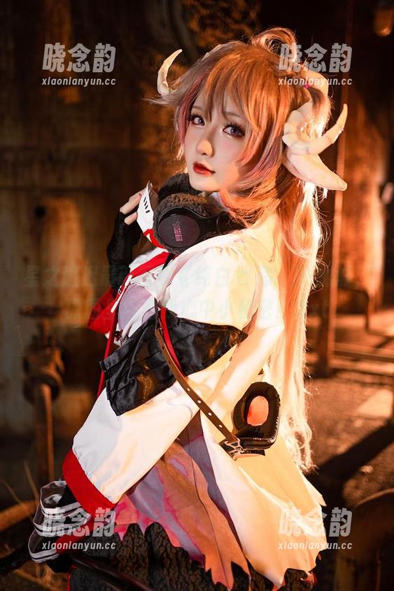 星之迟迟最新写真《纯白と漆黒》-树城，原图里藏着我心中小秘密！.txt