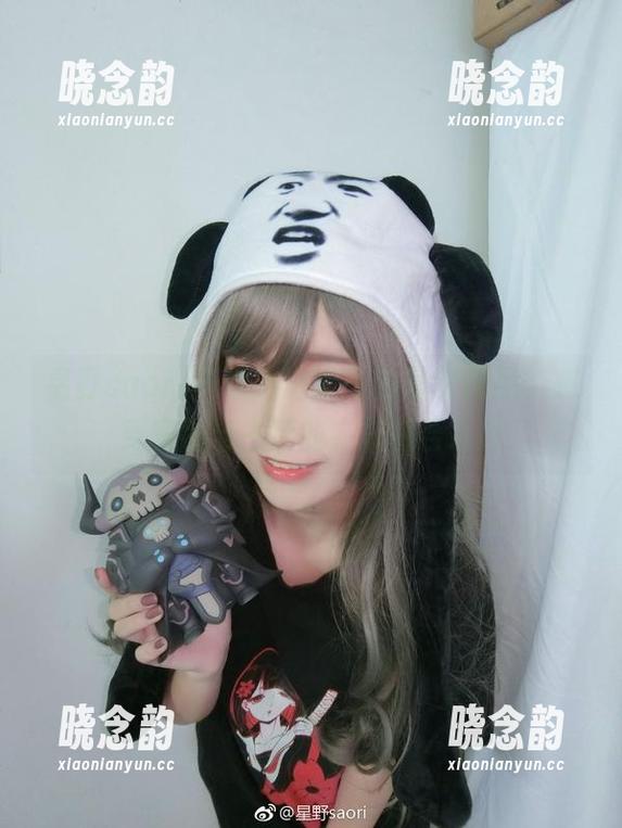 星野saori带你走进犬獒的写真作品，感受宠物与生活的完美融合.txt