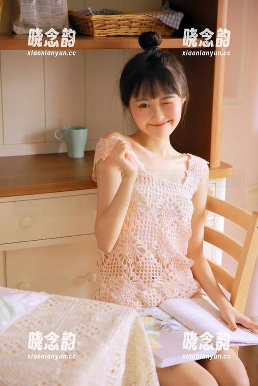 星颜社 - 细腻柔美的私房写真：可蕊娜如何诠释秘书的新定义.txt