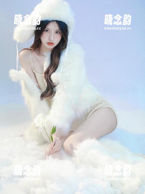 追寻光影的足迹，木棉棉OwO和她的粉色写真共同绽放魅力.txt
