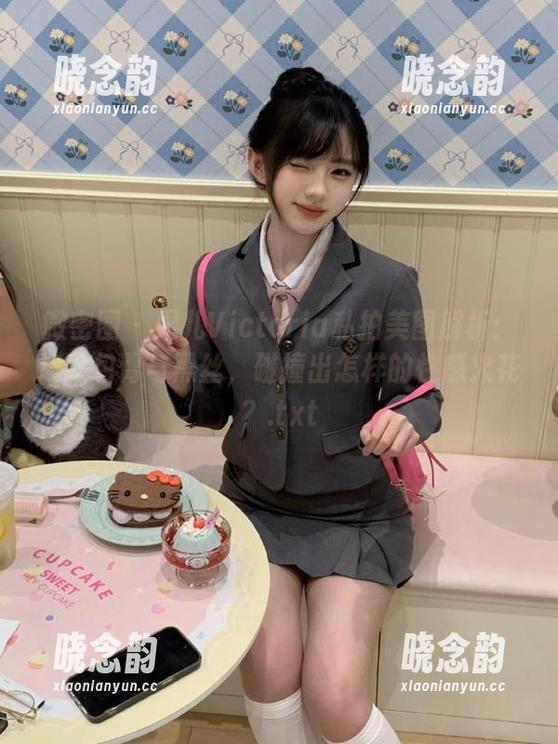微密圈 - 果儿Victoria私拍美图解析：连体包臀与黑丝，碰撞出怎样的性感火花？.txt