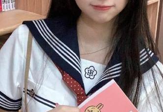 果团网 – 裴希西全新自拍作品集：精选展示她的时尚生活与艺术灵感.txt