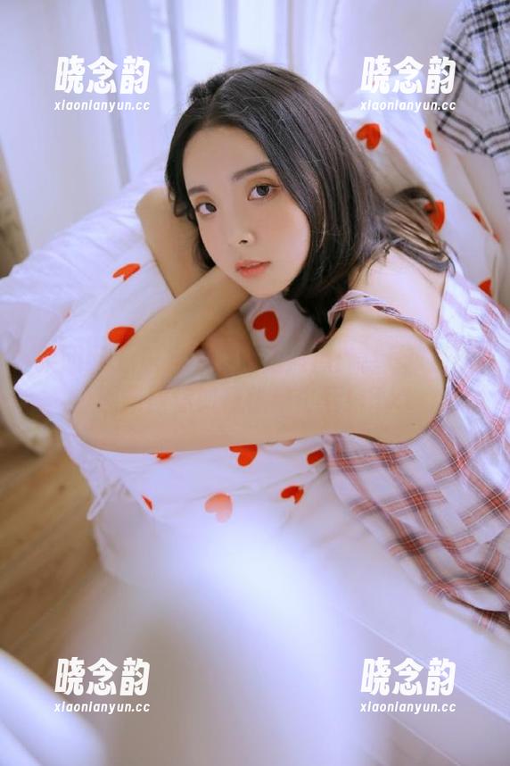 果团网 - 居家也能成为焦点：龚玥菲最新图集教你如何优雅生活！.txt