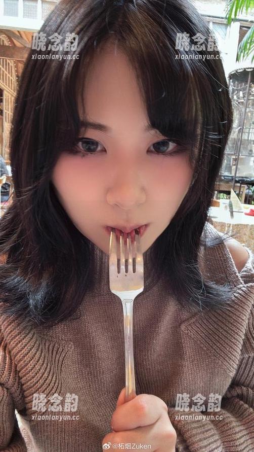 惊艳视界，观看柘烟Zuken双节限定兔女郎图包，感受节日的欢愉！.txt