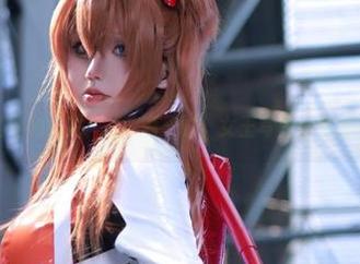 令人心动的福利图片：“桜满三时”女王写真让你目不转睛.txt
