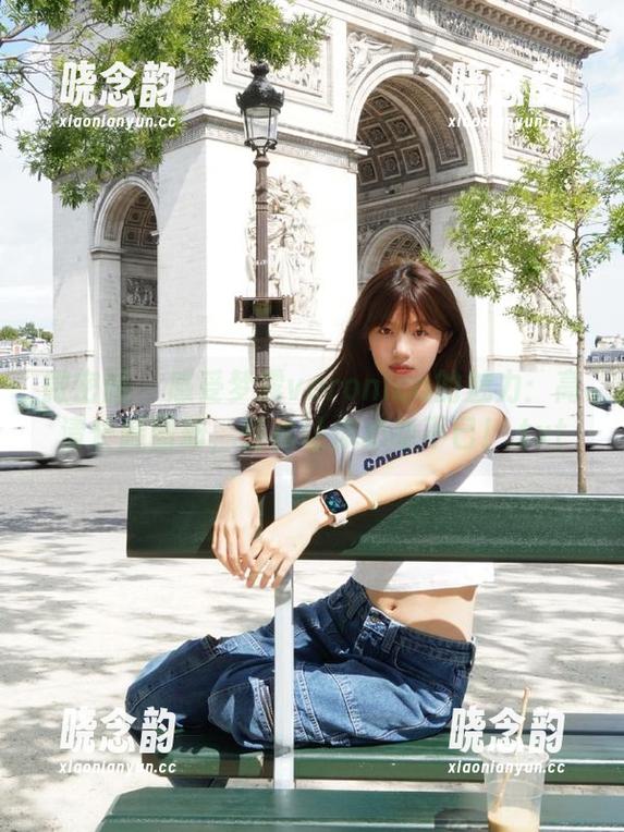 微密圈 - 感受梦露veronica的魅力：高清长腿图册，轻松让你心动不已！.txt