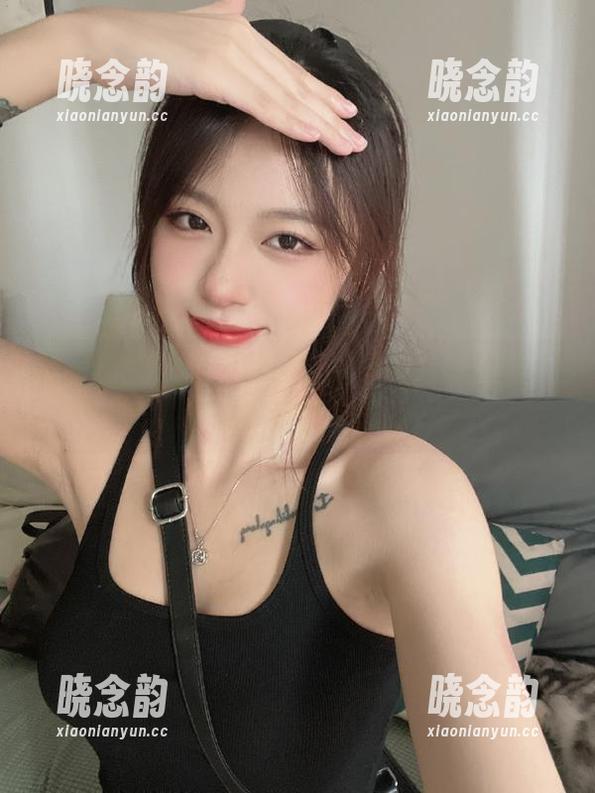 感受森萝财团肉丝少女的清凉一夏生活，带你赏析独特的原图写真.txt