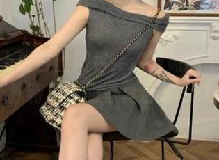 精选护士服白丝图包，森萝财团带你欣赏独特风格的写真合集.txt