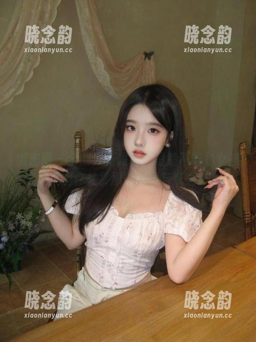 微密圈 - 全新更新发布！楚楚不吃鱼女孩写真集邀你共赏那份纯真与妩媚！.txt