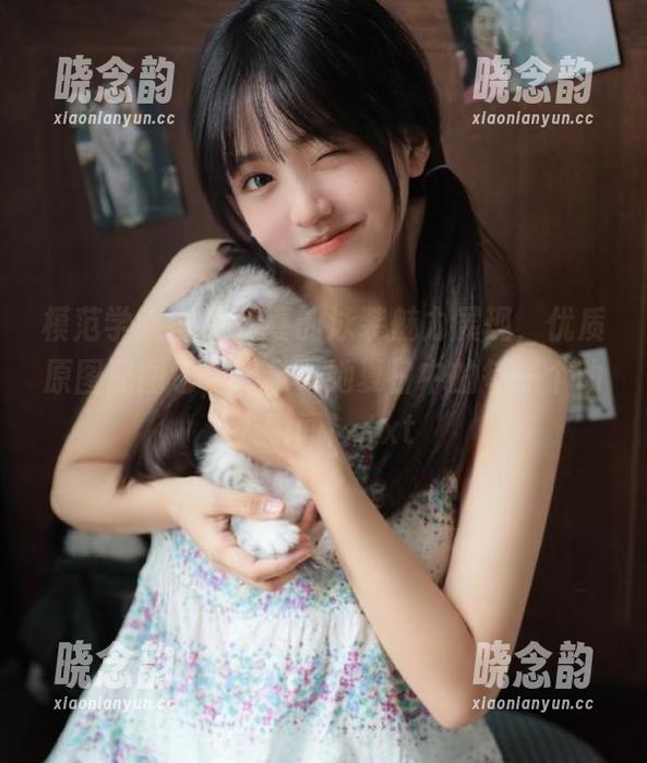 模范学院 - 夏玲蔓的泳装魅力展现，优质原图配图包，记录下她夏日中的每一个动人瞬间！.txt