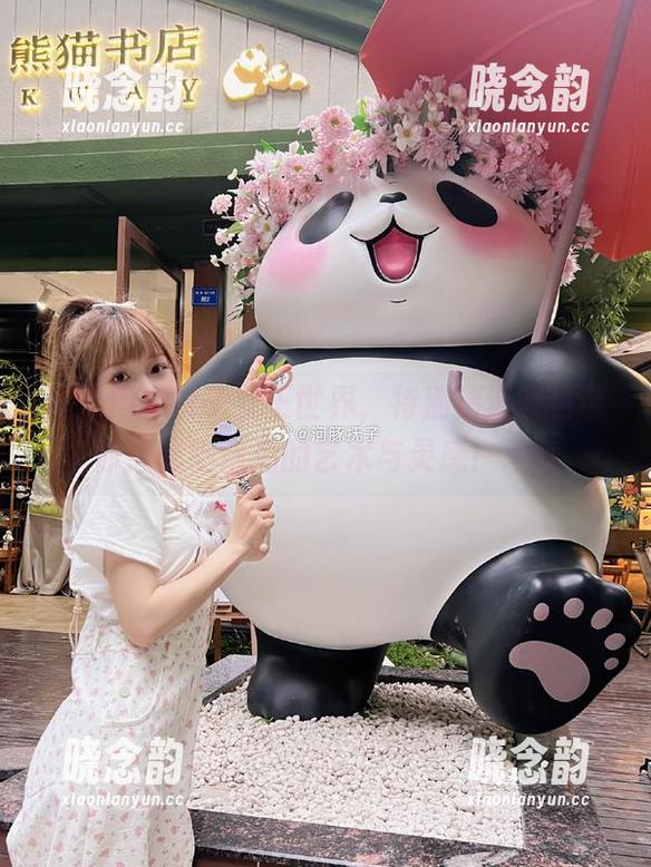 探索河豚抚子女王世界，特别精选图包带你揭秘她背后的艺术与灵感！.txt
