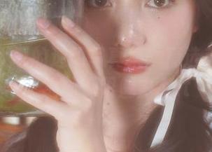 洛丽塔大哥的透明写真集：精选美丽瞬间，绽放无限魅力.txt