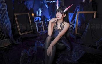 尽享原图细节与美丽壁纸：“流年不停w”女神的写真作品超乎你的想象.txt