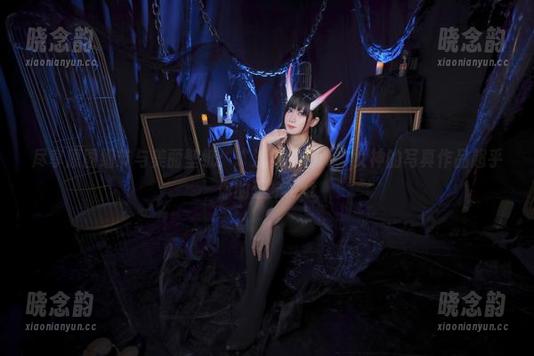 尽享原图细节与美丽壁纸：“流年不停w”女神的写真作品超乎你的想象.txt