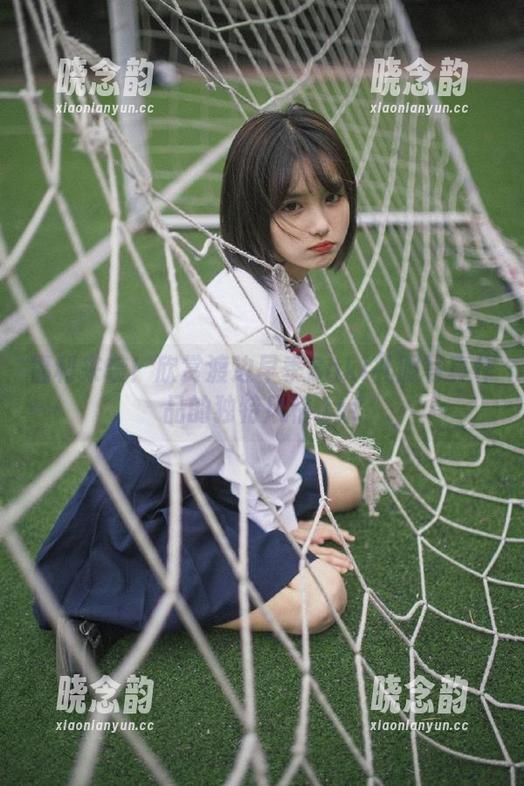 福利来袭！欣赏渡边早季Saki礼服写真作品的独特风格.txt