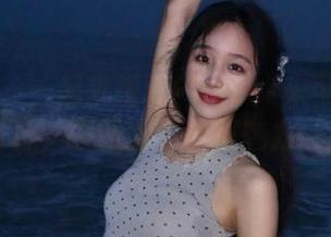 爱蜜社 – 一起来观看Flower朱可儿的教室写真，原图散发无限魅力！.txt