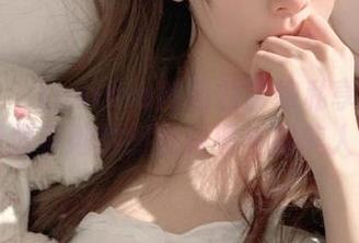 爱蜜社 – Lavinia肉肉的厨娘私享写真集：原图展示她的创意料理与甜美人生.txt