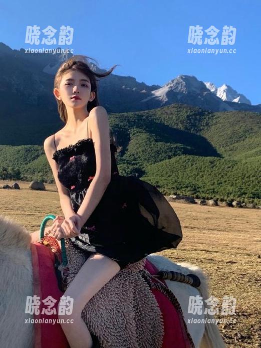 爱蜜社 - 探索杨紫嫣candy纯白主题的写真图集：清纯与优雅的完美交融.txt