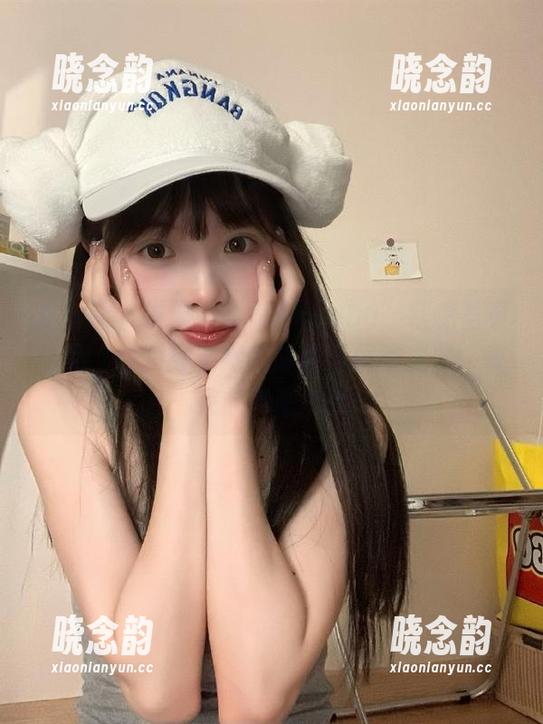 爱蜜社 - 发现“蓝夏Akasha”红裙写真作品，免费分享她的时尚与优雅之美，快来欣赏吧.txt