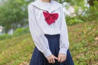 爱蜜社 – 酥小白透明写真，下载美图让你一秒变身时尚博主！.txt