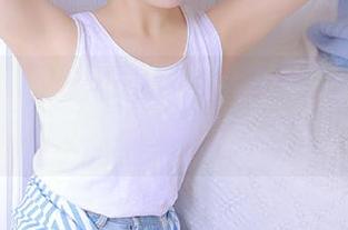 物恋传媒 – 品味elise的油亮写真作品，感受她在艺术创作中的璀璨才华.txt