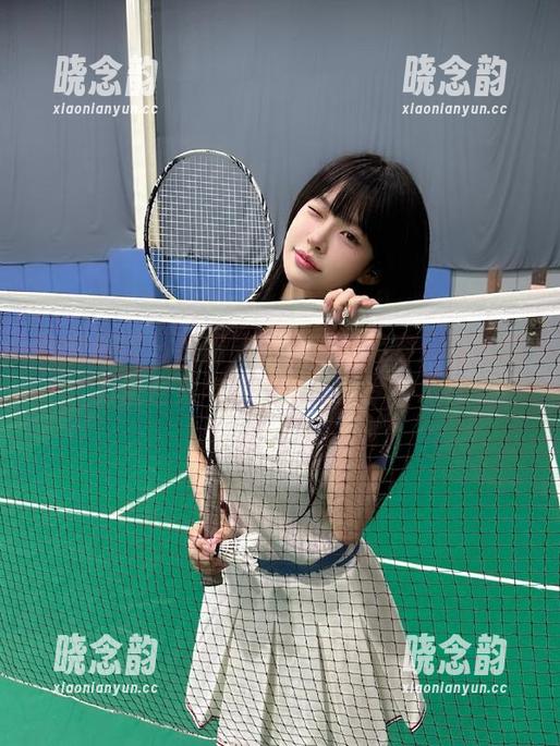 物恋传媒 - 如阳光般温暖的笑容：嘉木的力量合集与绝美壁纸分享！.txt