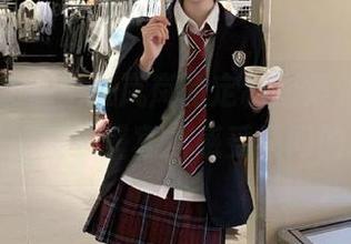 物恋传媒 – 走进岚岚的定制图集，绽放光芒带来的视觉盛宴，感受不同的美.txt