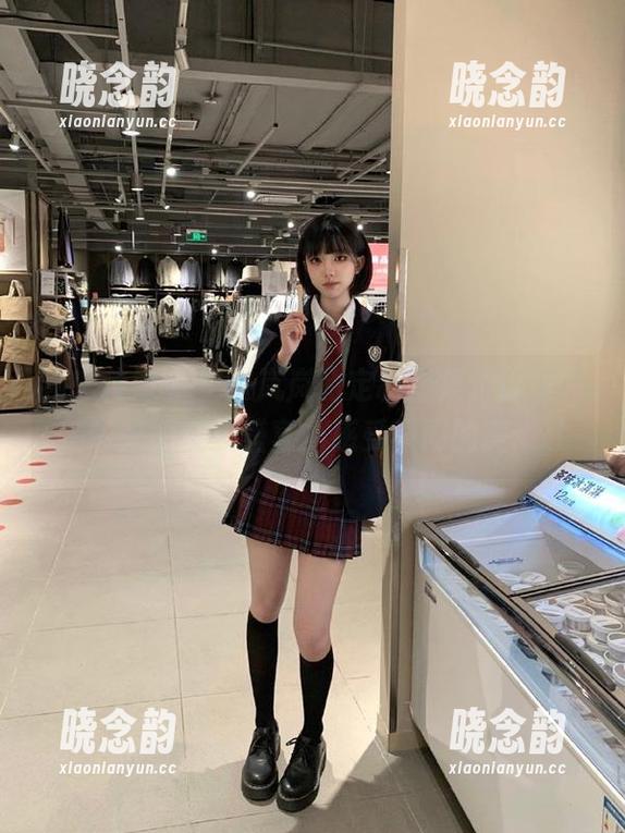 物恋传媒 - 走进岚岚的定制图集，绽放光芒带来的视觉盛宴，感受不同的美.txt