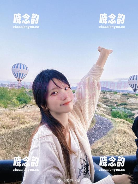 狐萝卜呦的独特视角：定制作品让白衬衫焕发全新魅力.txt
