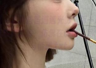 微密圈 – 当琳铛铛邂逅光影，那一瞬间的嘉宾贴写真作品，仿佛在诉说无尽的故事与情感.txt