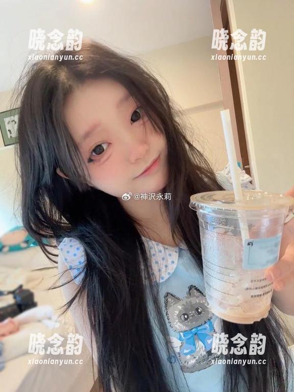 万圣节的魔力：神沢永莉写真合集大揭秘，快来分享你最喜欢的惊悚摄影风格！.txt