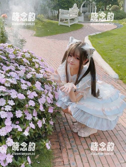 观看神沢永莉的独特居家写真，感受她的创意与生活理念.txt