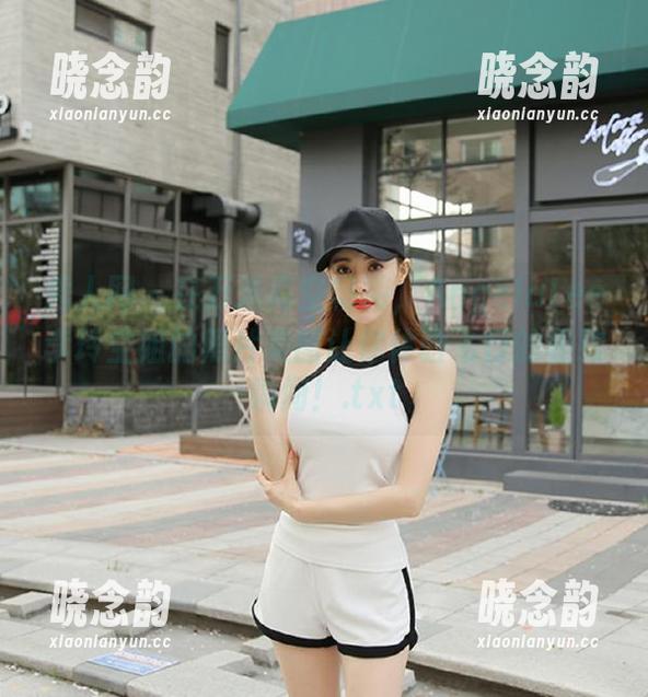 秀人网 - 在万米高空畅游，AngelaLee李玲空姐的照片美图让你体验飞行的极致瞬间！.txt