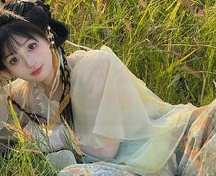 秀人网 – HeyuZhang旗袍写真新作更新，快来感受东方美学的独特魅力！.txt
