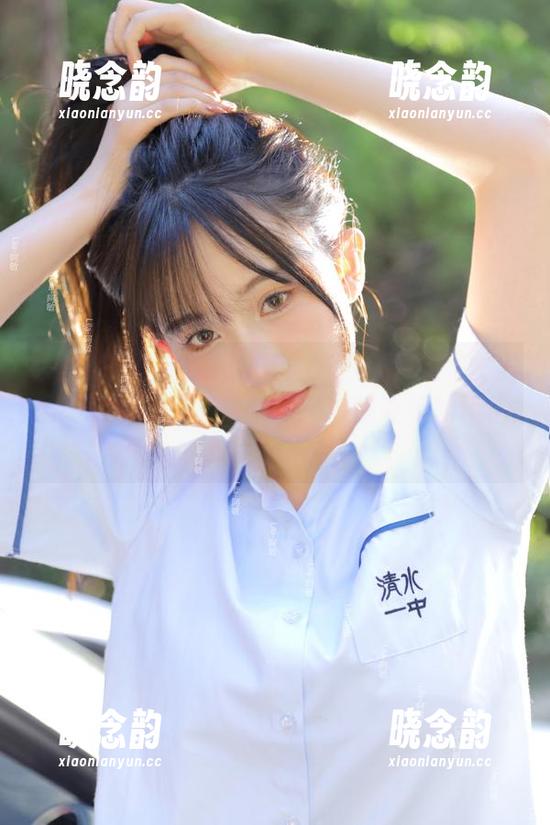 秀人网 - 在线浏览KOKO可可JK新发布的精美写真，获取高清原图，感受她的风格.txt
