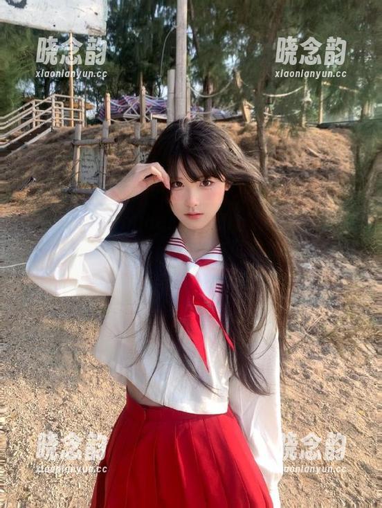 秀人网 - summer宝宝的丝袜之美：风情万种的写真合集，图册中尽显她独特的气质与风格.txt