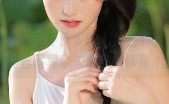 秀人网 – 走进养乐多Doll的世界，观看她的肉丝写真带来的艺术享受.txt