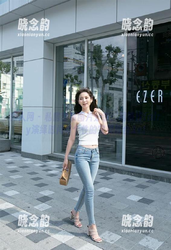 秀人网 - 私房套装图片分享：周慕汐fairy演绎时尚与个性的完美结合.txt