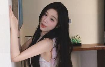 秀人网 – 夏沫沫tifa清纯写真全套发布，难道清纯与我无缘吗？来看我自嘲一番.txt