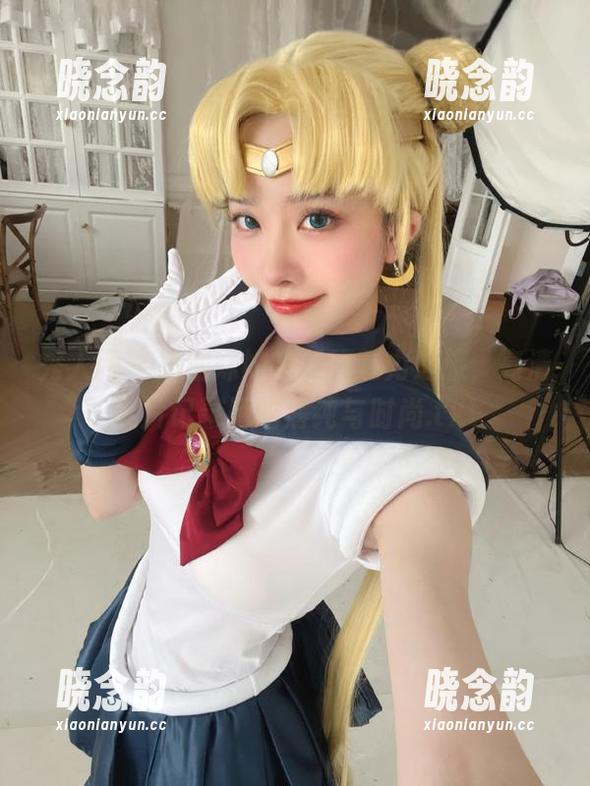 秀人网 - 奶油妹妹的制服魅力之旅，高清图片记录她的清纯与时尚.txt