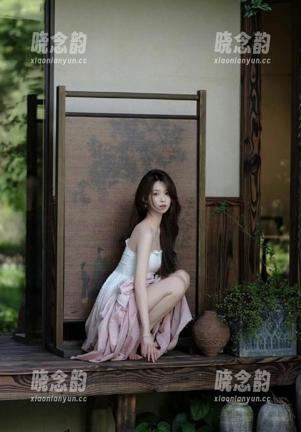 秀人网 - 免费下载安然儿圣诞主题写真原图，几款美丽造型等你来欣赏.txt