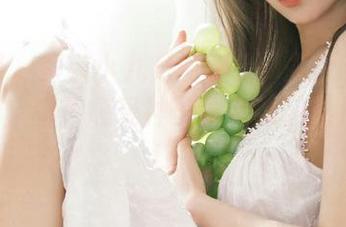 秀人网 – 跟随小九月的镜头：探秘修女主题写真，带你感受神圣与优雅的图片之旅.txt