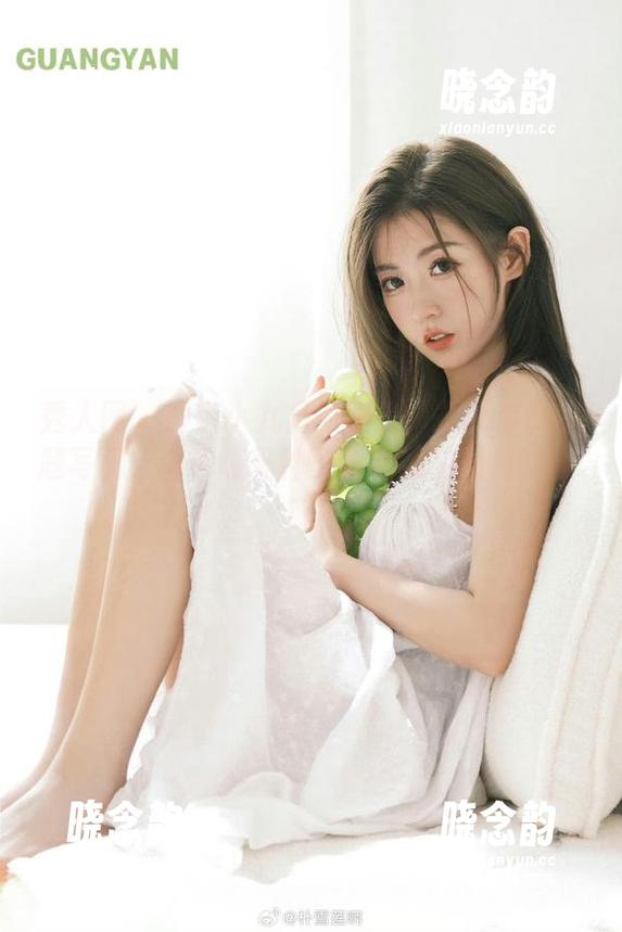 秀人网 - 跟随小九月的镜头：探秘修女主题写真，带你感受神圣与优雅的图片之旅.txt
