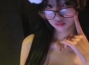 秀人网 – 职业装高清写真集：小蛮妖Yummy作品集，温柔与力量的完美结合，尽在其中.txt